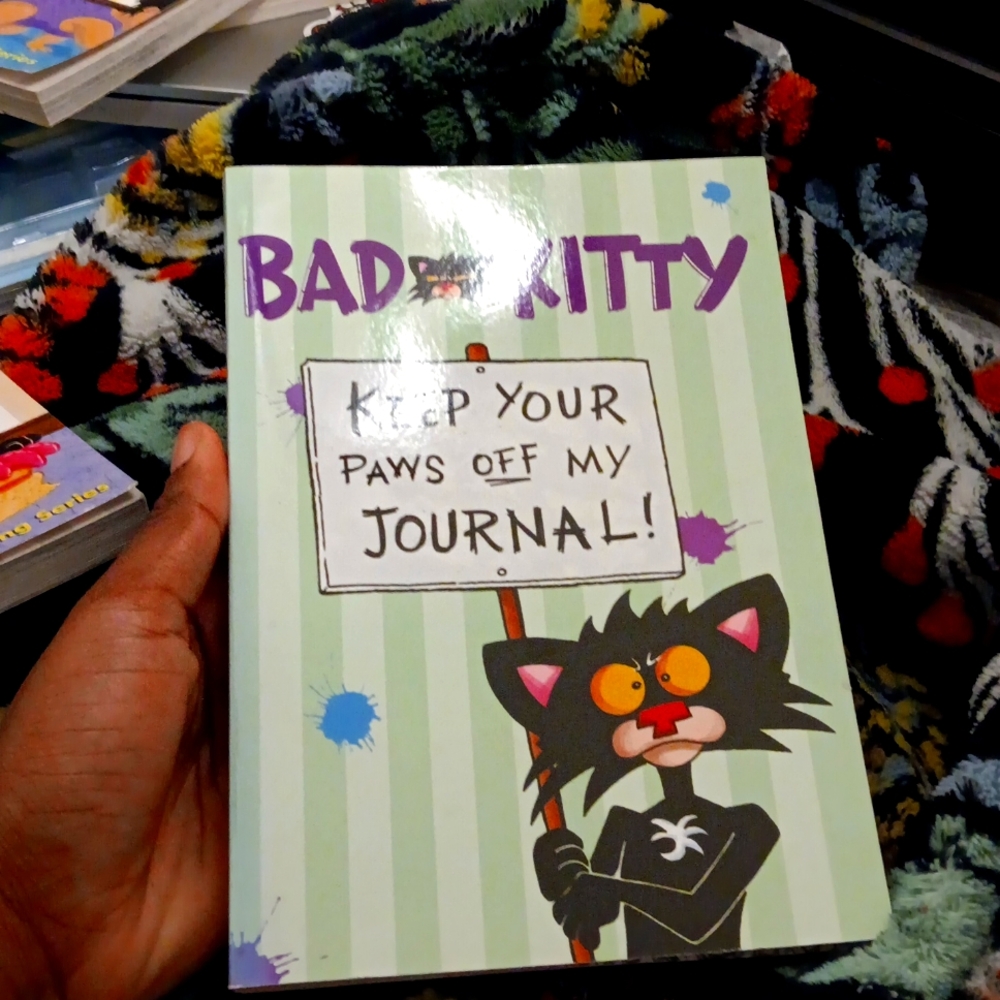 Bad kitty | keep your paws off my journal